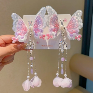 Fermagli per capelli a farfalla ricamati con nappe lunghe di perle per bambine in rosa