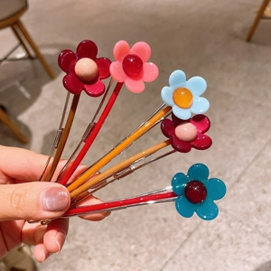 Set di 5 fermagli per capelli a fiori in resina con perle centrali per donne