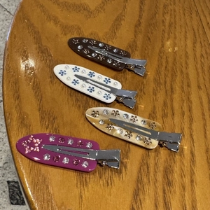 Old Money style marble acetate duckbill hair clip set with rhinestones and pearls