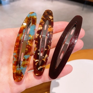 Lot de trois barrettes ovales avec motifs marbrés et écaille de tortue pour la coiffure