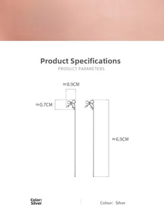 Vue détaillée des boucles d'oreilles nœud en argent avec dimensions de 6,9 cm