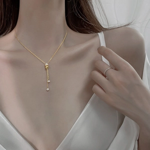 Collier Lariat à Gland en Cuivre et Zircone Cylindre de Taille pour Femmes Bijoux de Luxe Légers en Forme de Y Chaîne de Clavicule Cadeau