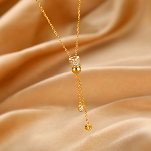 Collier à pompon en argent S925 élégant avec pendentif cylindrique et micro-zicrons pavés