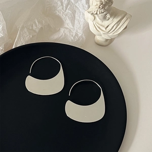 Polished S925 sterling silver half-moon hoop earrings with minimalist irregular design