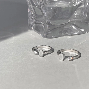 Anelli aperti argento texture stagnola con pietra di luna e zirconi scintillanti