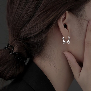 Minimalist S925 sterling silver cat earrings in a cute hoop design for women
