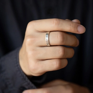 Bague vintage en argent S925 avec caractères chinois et finition mate brossée