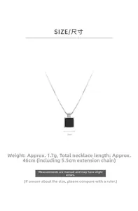 Tableau des tailles avec pendentif carré noir 7mm et chaîne ajustable de 46cm