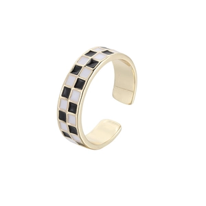 Fashionable checkered pattern open ring with black and white enamel and gold finish