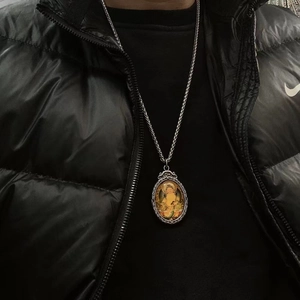 Collier avec pendentif divinité Thangka tibétaine rétro et chaîne serpent gravée