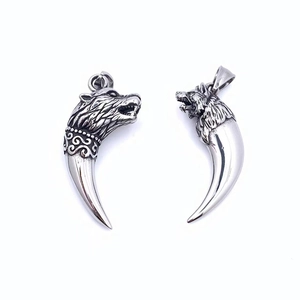 Collier Pendentif Dent de Loup en Acier Inoxydable Vintage Homme Hip Hop Punk Tête de Loup Bijoux Finition Argent Antique