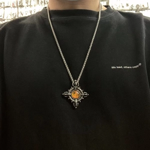 Collana con ciondolo vajra retrò in acciaio inossidabile da uomo con pietra ambra