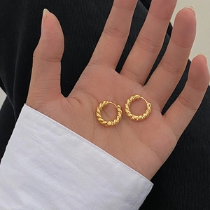 Gold Plated Copper Twisted Rope Hoop Earrings For Women Small Niche Minimalist Croissant Design Small Earrings Fashion Jewelry