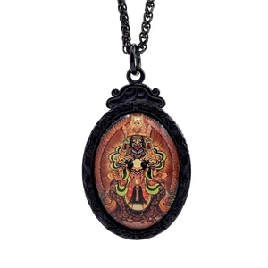 Collar con colgante thangka de acero de titanio negro retro con textura en relieve vintage