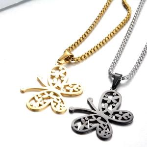 Collares con colgante de mariposa hueca en oro y negro de acero inoxidable mujer
