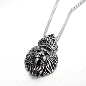 Collier avec pendentif tête de lion à couronne rétro et cristaux noirs sur chaîne