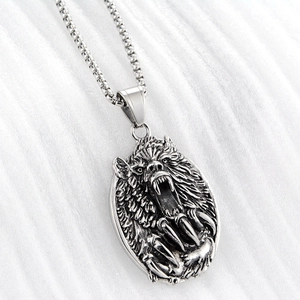 Retro stainless steel necklace with relief animal pendant and bead chain in biker style