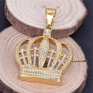 Hip hop crown pendant in gold plating with full crystal rhinestones for a luxury look