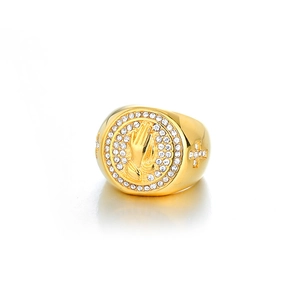 Bague pour homme en acier titane doré avec mains en prière et cristaux blancs