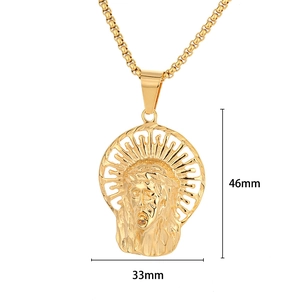 Détail du pendentif Jésus plaqué or 46x33mm avec dimensions précises