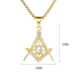 Vue détaillée du pendentif maçonnique montrant les dimensions de 55 mm sur 50 mm