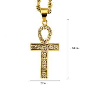 Collana con croce Ankh dorata per uomo con zirconi scintillanti su catena a corda