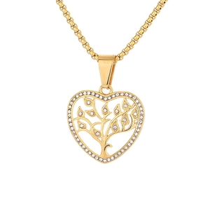 Gouden hartvormige ketting met levensboom hanger en een rand van fonkelende zirkoon