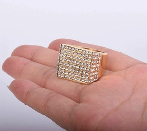 Bague hip hop carrée en acier inoxydable plaqué or avec cristaux brillants sur la paume