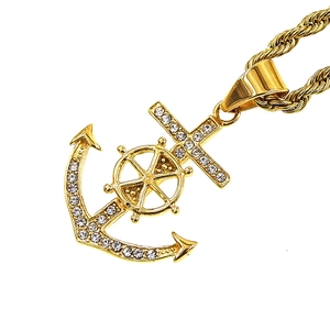 Collier hip hop plaqué or avec pendentif ancre gouvernail croix et pierres brillantes