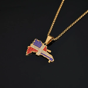 Pendentif carte République Dominicaine doré avec cristaux rouges, blancs et bleus