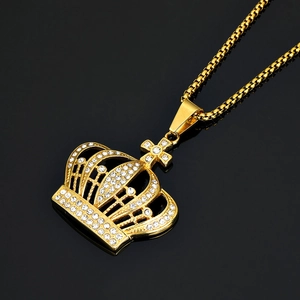 Collier hip hop avec pendentif couronne dorée serti de strass brillants et chaîne box