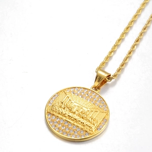 Collana con ciondolo Ultima Cena dorata e zirconi brillanti su catena a corda