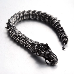 Retro dragon scale bracelet in titanium steel with detailed dragon head and hook clasp