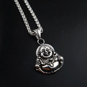 Collier avec pendentif Bouddha rieur en acier inoxydable vintage avec gravure détaillée
