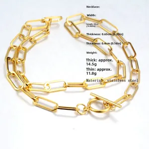 Détail du collier chaîne trombone doré de 50 cm en acier inoxydable avec fermoir T