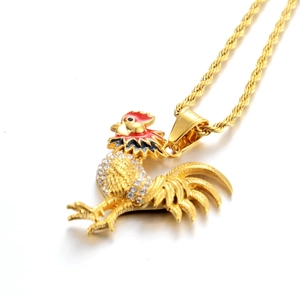 Exquisite golden rooster pendant necklace with red enamel and sparkling rhinestones