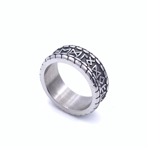 Vintage Viking rune ring for men in stainless steel with Nordic bear claw tribal patterns