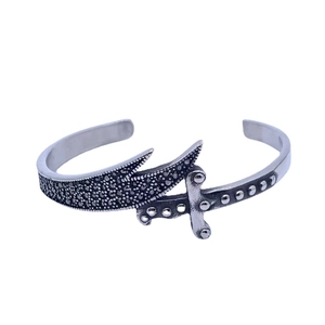 Vintage Gothic Men Stainless Steel Dagger Cuff Bracelet Black Rhinestone Inlaid Sword Design Punk Rock Biker Jewelry