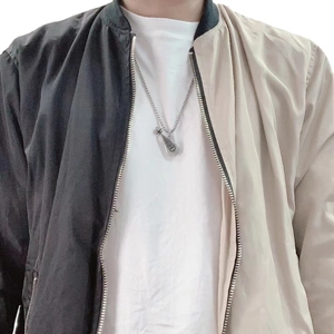 Collier avec pendentif pipa en acier titane et fonction décapsuleur pour hommes et femmes