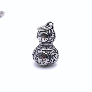 Détails du pendentif Wu Lou en argent rétro avec symbole de longévité et motifs de lotus