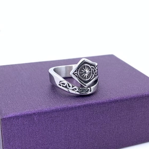 Vintage stainless steel sunburst star signet ring for men in silver with adjustable band