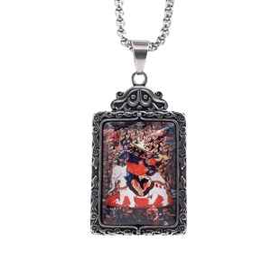 Pendentif rétro en acier inoxydable avec motif Pehar Thangka coloré et chaîne longue