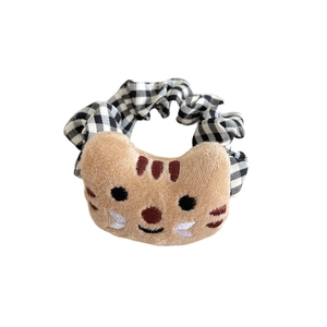 Chouchou peluche chat mignon avec motif vichy noir et blanc et tête de chat douce