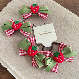 Ensemble de barrettes fraises tricotées à carreaux rouges et élastiques pour filles