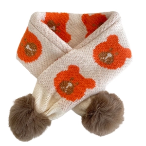 Écharpe tricotée enfant à motif d'ours mignon avec pompons en fourrure crème et orange