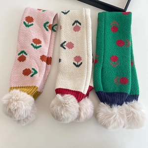 Sciarpe invernali in maglia per bambini con ricami floreali e soffici pompon