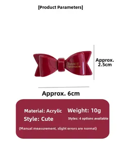Détail de la pince à cheveux rouge en acétate faite main, taille 6 cm x 2,5 cm