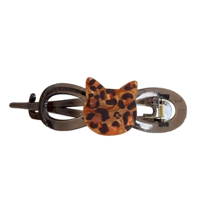 Chic leopard print cat hair claw clip made of dark brown translucent acrylic material
