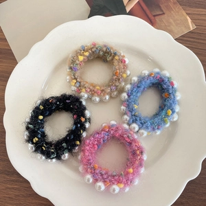 Chouchous en tricot avec perles noir, rose, bleu et marron, ensemble de 4 pièces