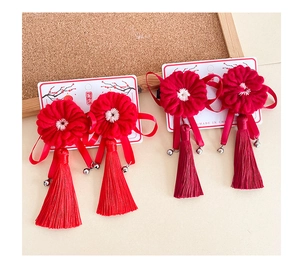 Détails de pinces à cheveux fleur rouge tricotée avec longs glands et clochettes